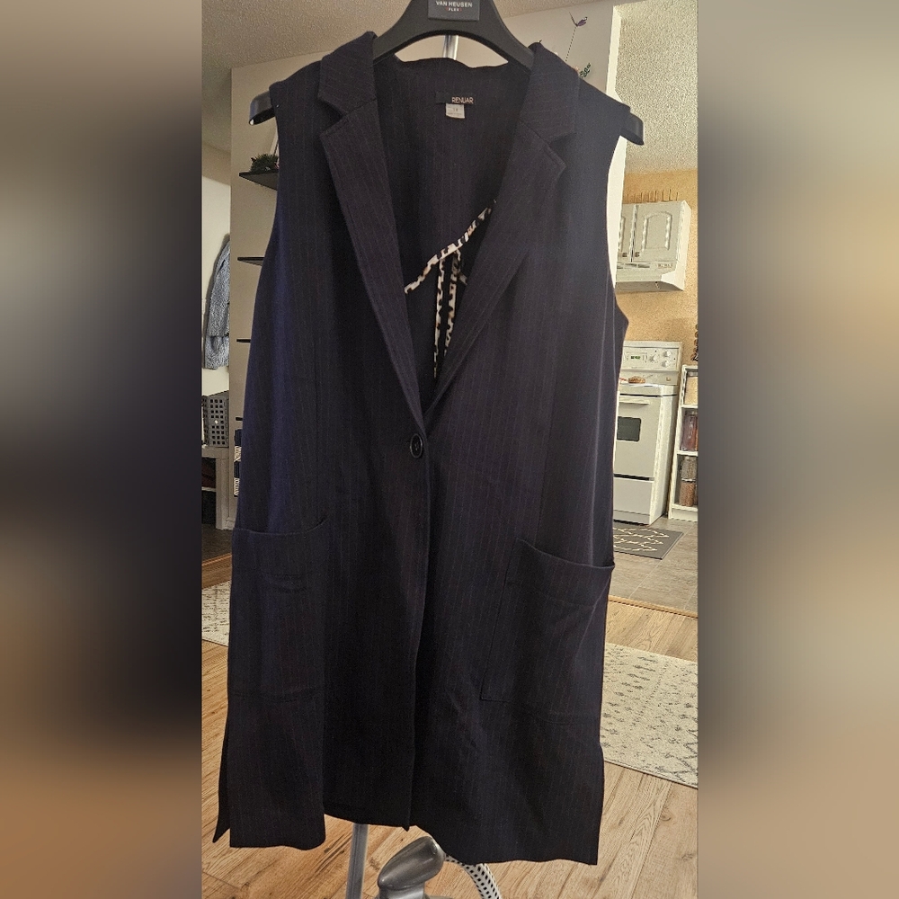 Renuar Navy Sleeveless Vest
